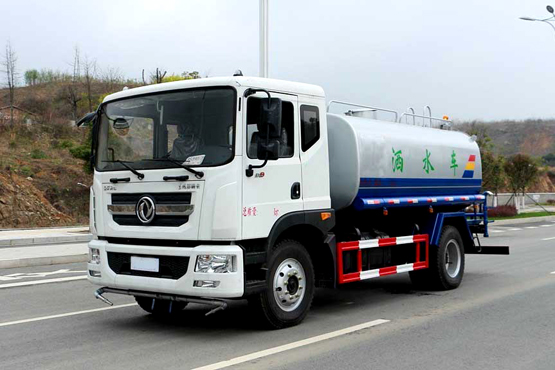 怎樣排除灑水車柴油機(jī)過早、過遲的噴油現(xiàn)象？